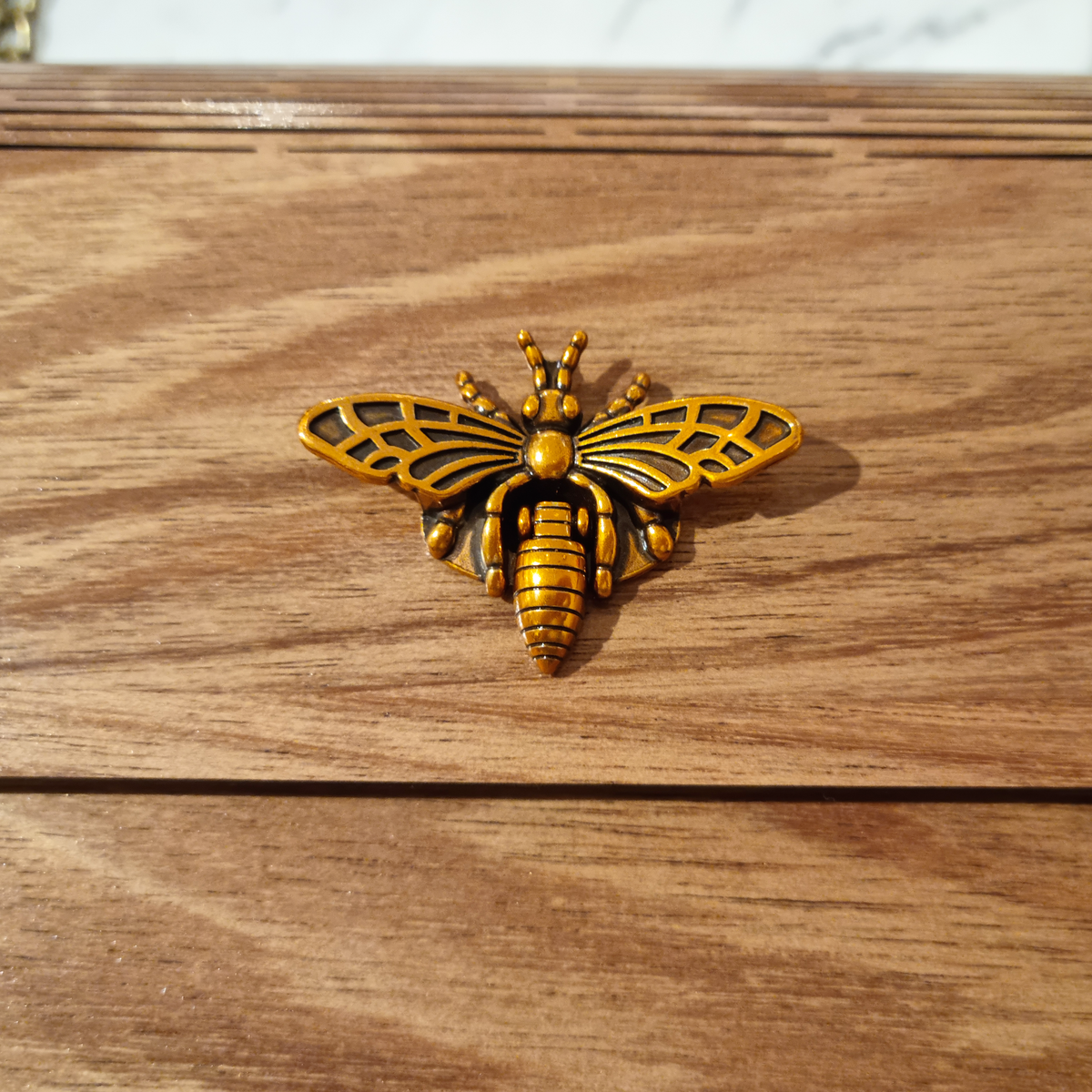 Wooden Handbag Bee